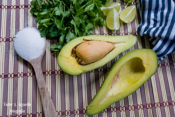 istock COLOMBIAN AVOCADO WHIT SALT 951707470