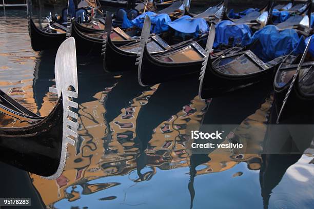 Gondole - Fotografie stock e altre immagini di Canale - Canale, Composizione orizzontale, Cultura italiana