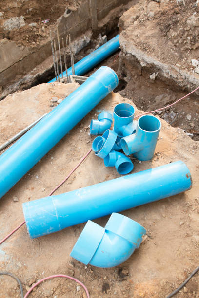 istock Repair the broken pipe in underground 951806720