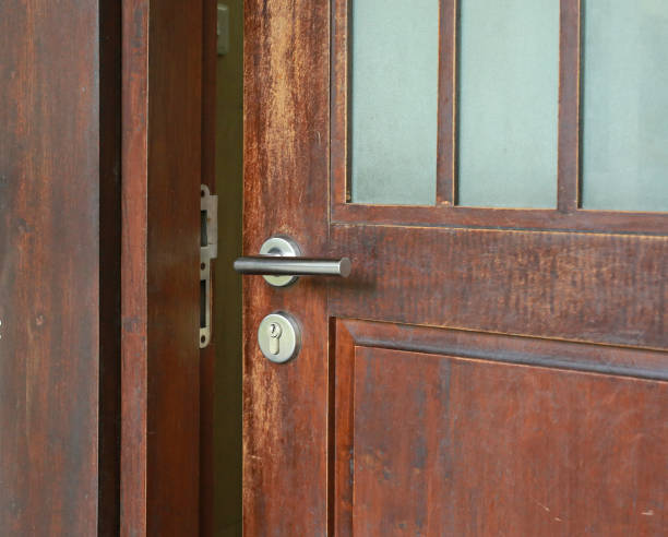 istock Wooden door open at the restaurant. 951812880