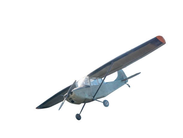 ピストン エンジンとプロペラを持つヴィンテージ飛行機のフロント サイド ビュー。クリッピング パスと白い背景上に分離。 - small airplane air vehicle propeller ストックフォトと画像