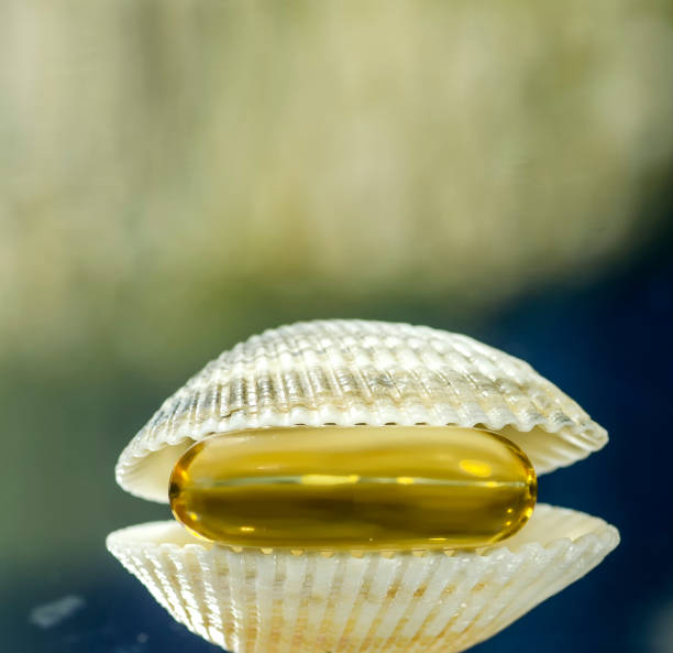 パール シェルは、魚の油のカプセル - fish oil healthy eating capsule isolated ストックフォトと画像