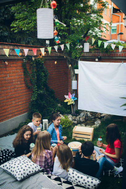 istock Movie Night In Backyard 951850246