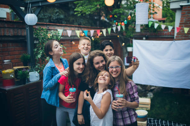 istock Movie Night In Backyard 951850610