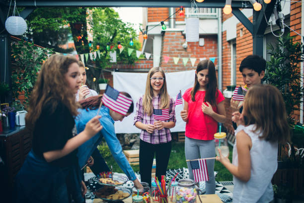istock Movie Night In Backyard 951851078