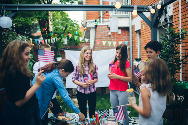 istock Movie Night In Backyard 951851470