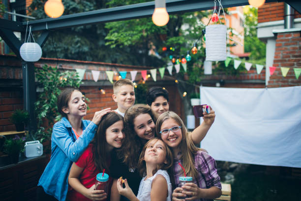 istock Movie Night In Backyard 951855142