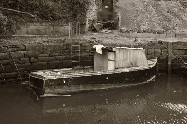 istock Fishing boat on the Ouseburn 951856014