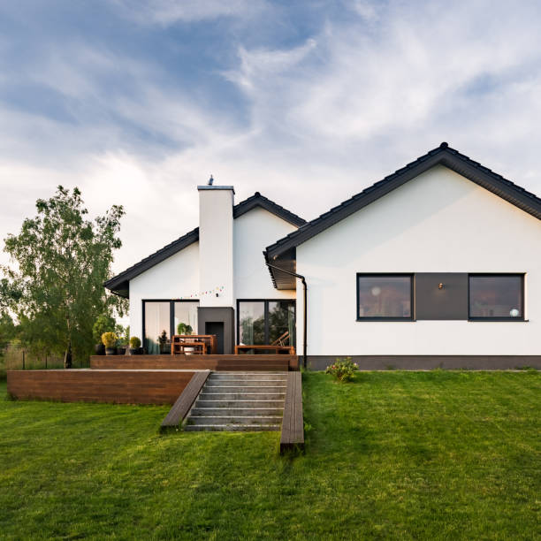 istock Stylish house with garden 951860030