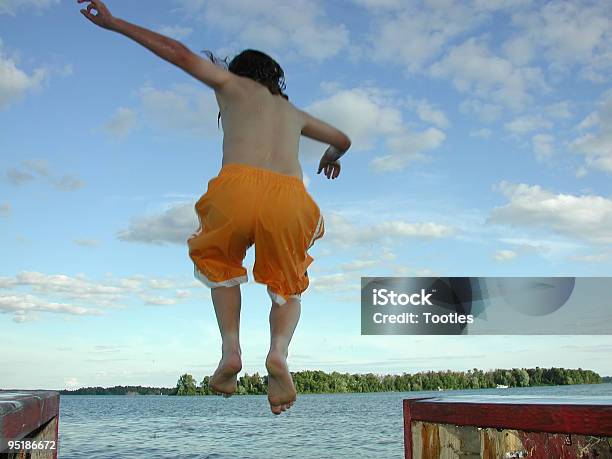 Base Jumping - Fotografias de stock e mais imagens de Ao Ar Livre - Ao Ar Livre, Atividade, Brincalhão