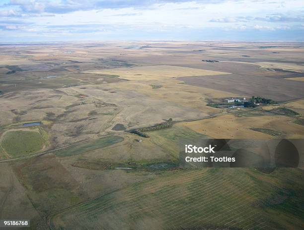 Toma Cenital De Saskatchewan Foto de stock y más banco de imágenes de Saskatchewan - Saskatchewan, Agricultura, Aire libre