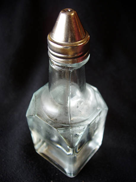 essig flasche - vinegar bottle balsamic vinegar cruet stock-fotos und bilder
