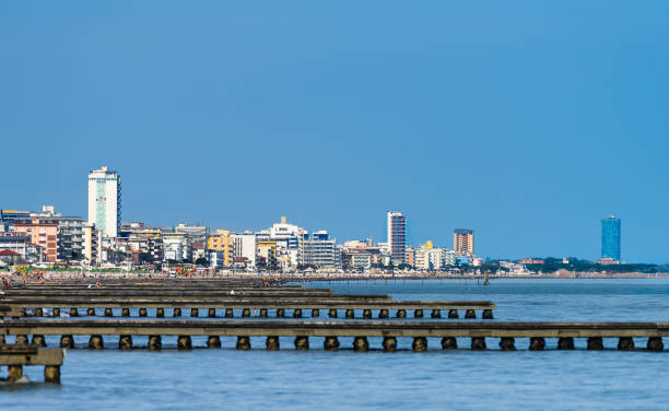 jesolo lido, panorama - jesolo immagine foto e immagini stock