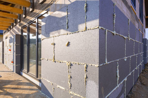 graphite styrofoam insolation on the new house under construction - construction material material brick building activity imagens e fotografias de stock