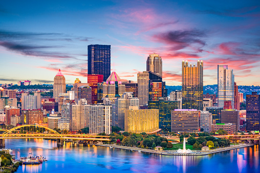 Pittsburgh, Pennsylvania, USA River and Skyline