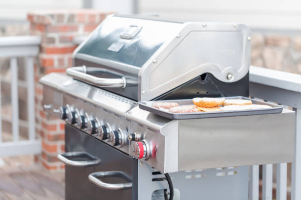 istock Cooking classic burgers 952039264