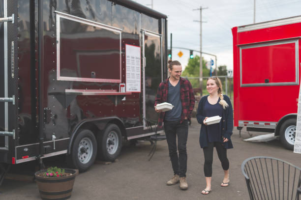 istock Food Cart Customers 952058012