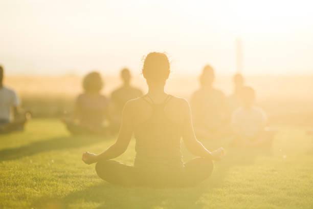 istock Outdoor evening fitness class 952062662