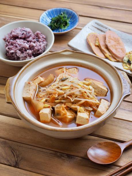 istock Korean food Bean sprouts kimchi soup 952063784