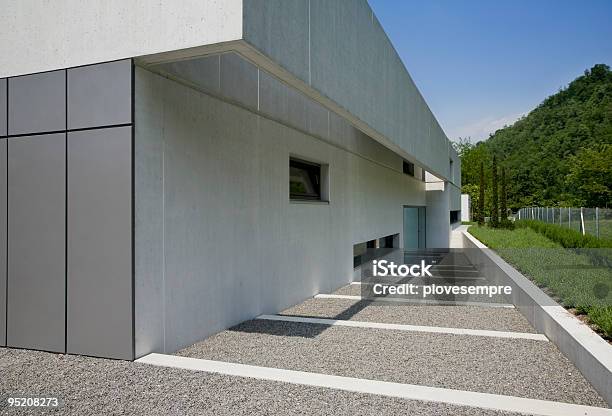 Foto de Moderna Casa e mais fotos de stock de Arquitetura - Arquitetura, Azul, Branco