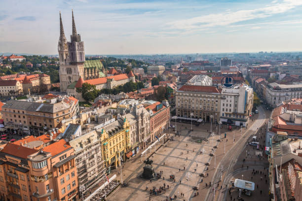 istock Old town square of Zagreb 952083366
