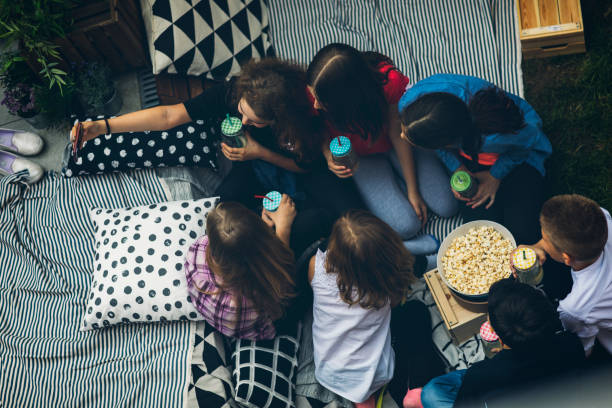 istock Movie Night In Backyard 952084402
