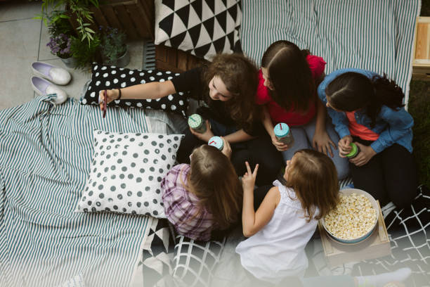 istock Movie Night In Backyard 952086934