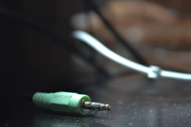Audio connector for electric piano