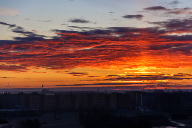 istock Dawn over the city 952118662