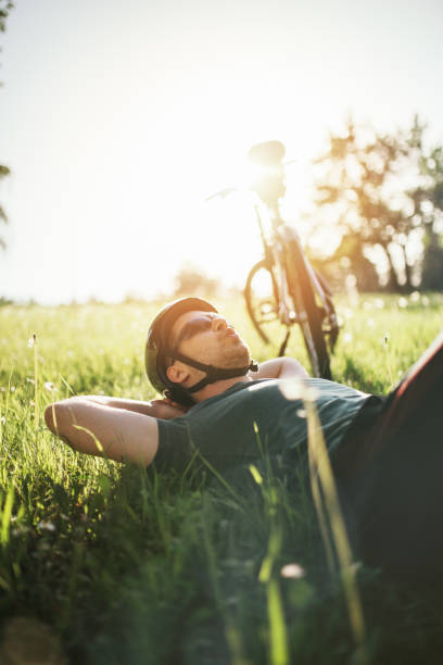 istock Young man with mountain bike 952123300