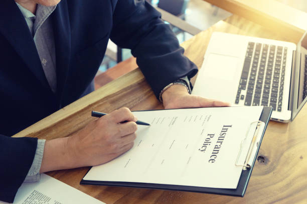 istock Young Business man insurance agent 952318010