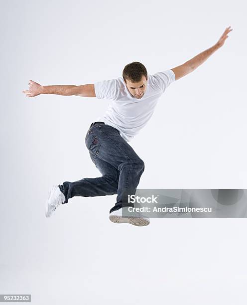 남자 뛰어내림 T 셔츠에 대한 스톡 사진 및 기타 이미지 - T 셔츠, 공중, 남자