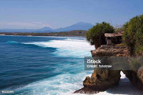 Photo libre de droit de Vague Explosion Sur Le Magnifique Littoral banque d'images et plus d'images libres de droit de Asie - Asie, Bali, Blanc