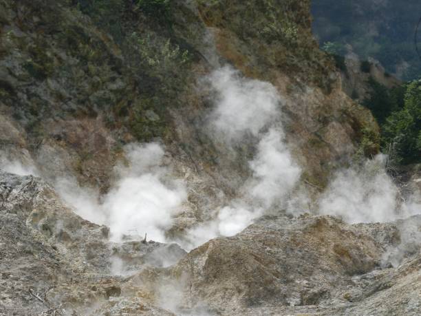 istock Drive-thru volcano at the Sulphur Springs 952343794