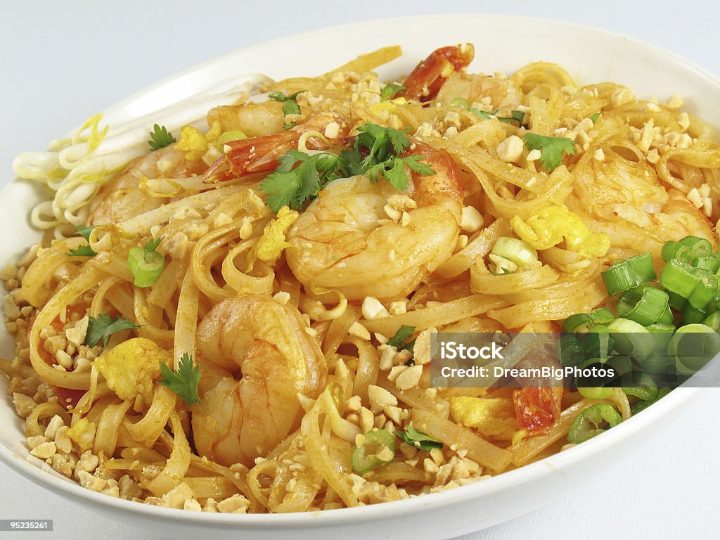 Pad Thai e gamberetti - Foto stock royalty-free di Alimentazione sana