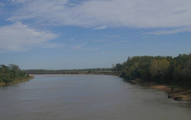 istock Red River at the border of Oklahoma and Texas 952398480