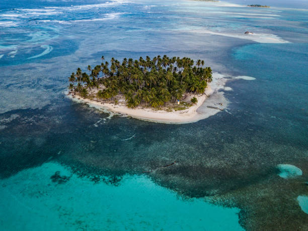 istock Desert Islands in Paradise 952409364