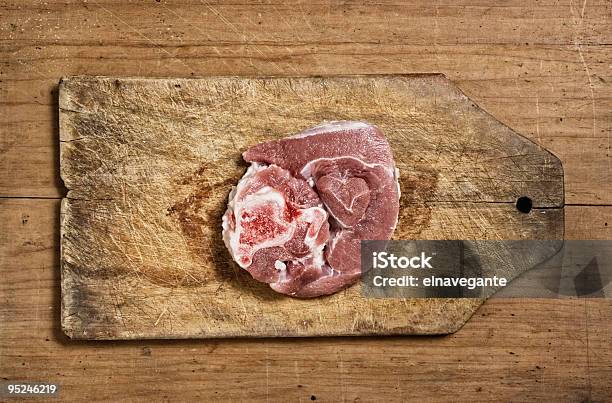 Foto de Raw Costeleta Suína e mais fotos de stock de Açougue - Açougue, Bife, Carne