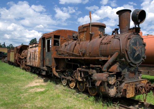 Old rusty locomotora de vapor photo