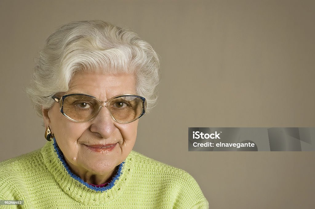 Senior lady retrato, Óculos, com espaço para texto. - Royalty-free 70 anos Foto de stock