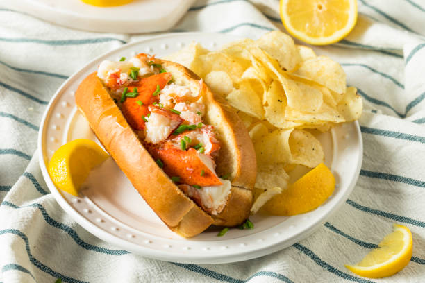 istock Homemade New England Lobster Rolls 952490648