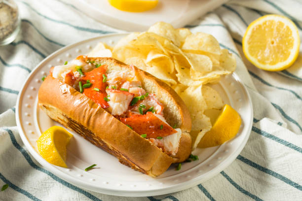 istock Homemade New England Lobster Rolls 952490870