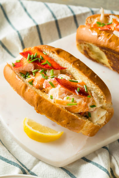 istock Homemade New England Lobster Rolls 952491088