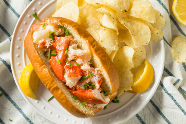 istock Homemade New England Lobster Rolls 952491672