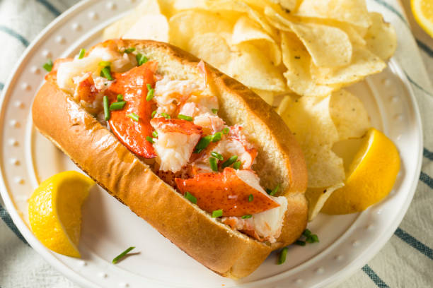 istock Homemade New England Lobster Rolls 952492790