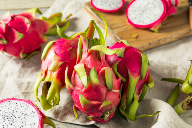 istock Raw Red Organic Dragon Fruit 952495660