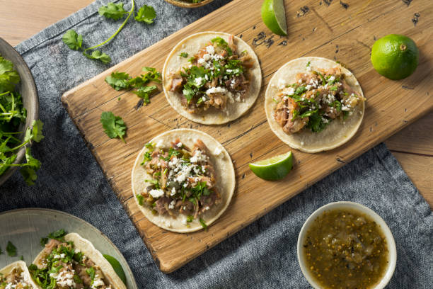 istock Homemade Pork Carnitas Tacos 952496180