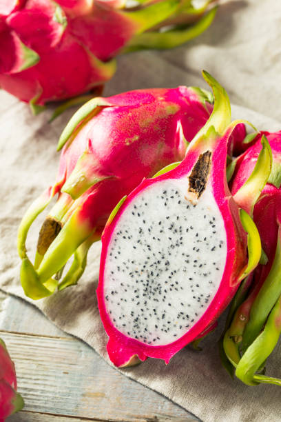 istock Raw Red Organic Dragon Fruit 952496546