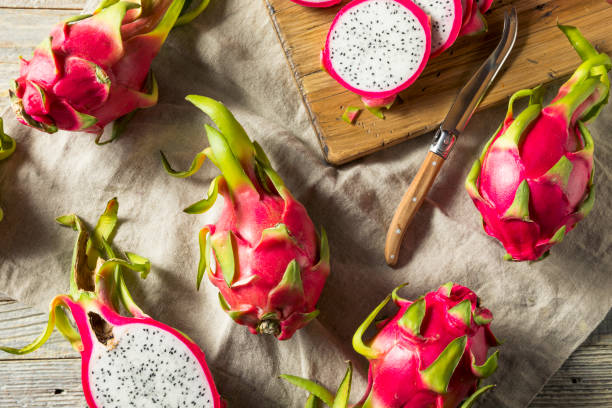 istock Raw Red Organic Dragon Fruit 952496624