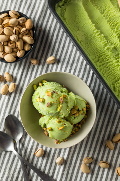 istock Homemade Green Pistachio Ice Cream 952499646
